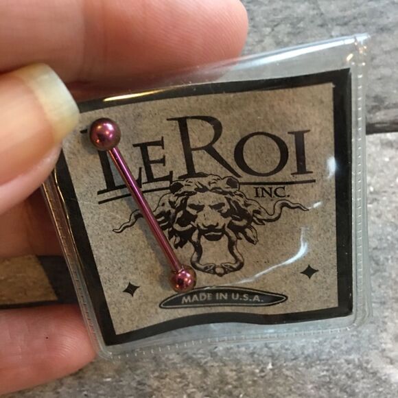 LeRoi titanium tongue rings - Picture 4 of 5